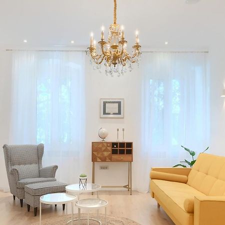 Calafati Apartment With Free Private Parking غييكا المظهر الخارجي الصورة