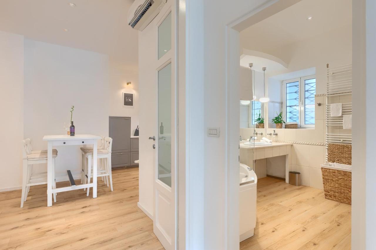 Calafati Apartment With Free Private Parking غييكا المظهر الخارجي الصورة