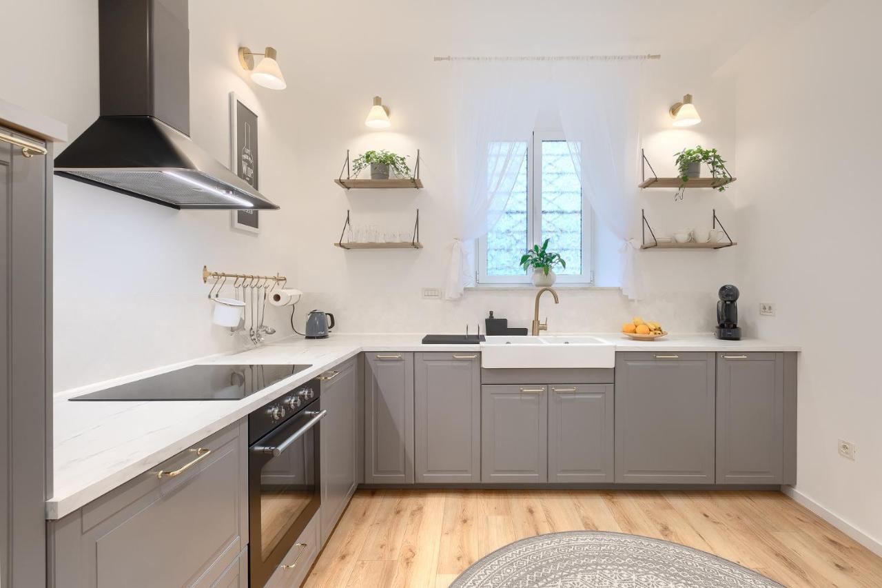 Calafati Apartment With Free Private Parking غييكا المظهر الخارجي الصورة