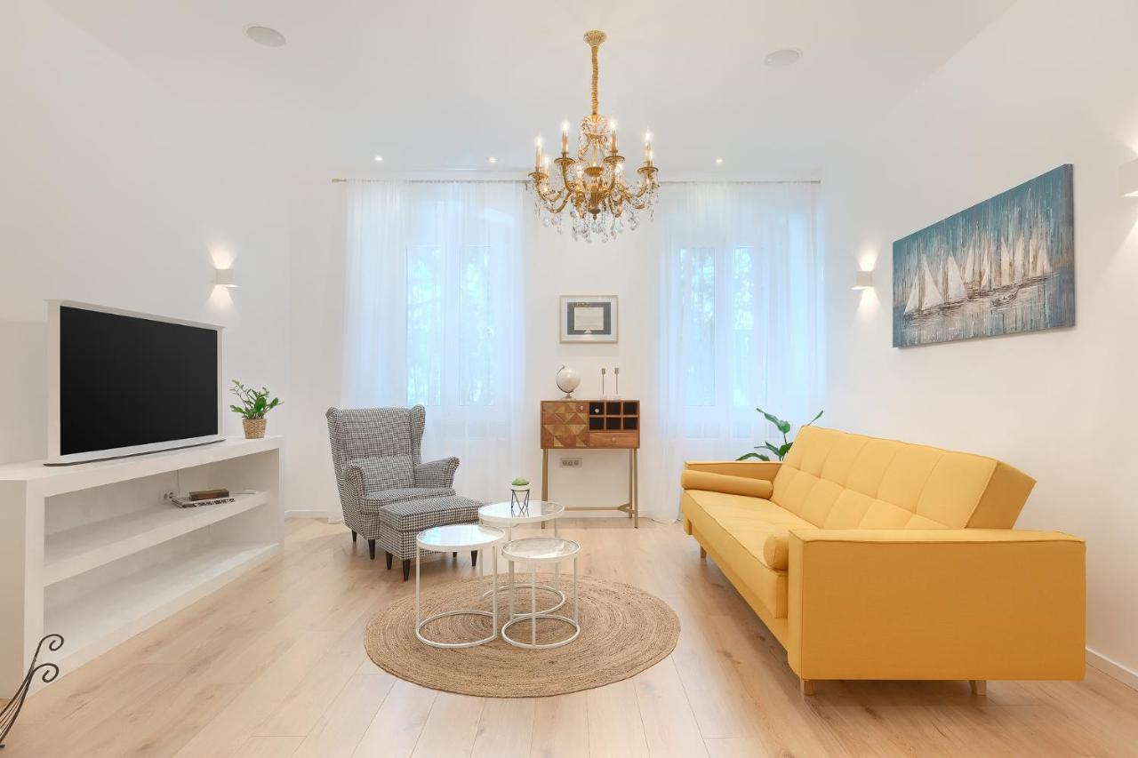 Calafati Apartment With Free Private Parking غييكا المظهر الخارجي الصورة