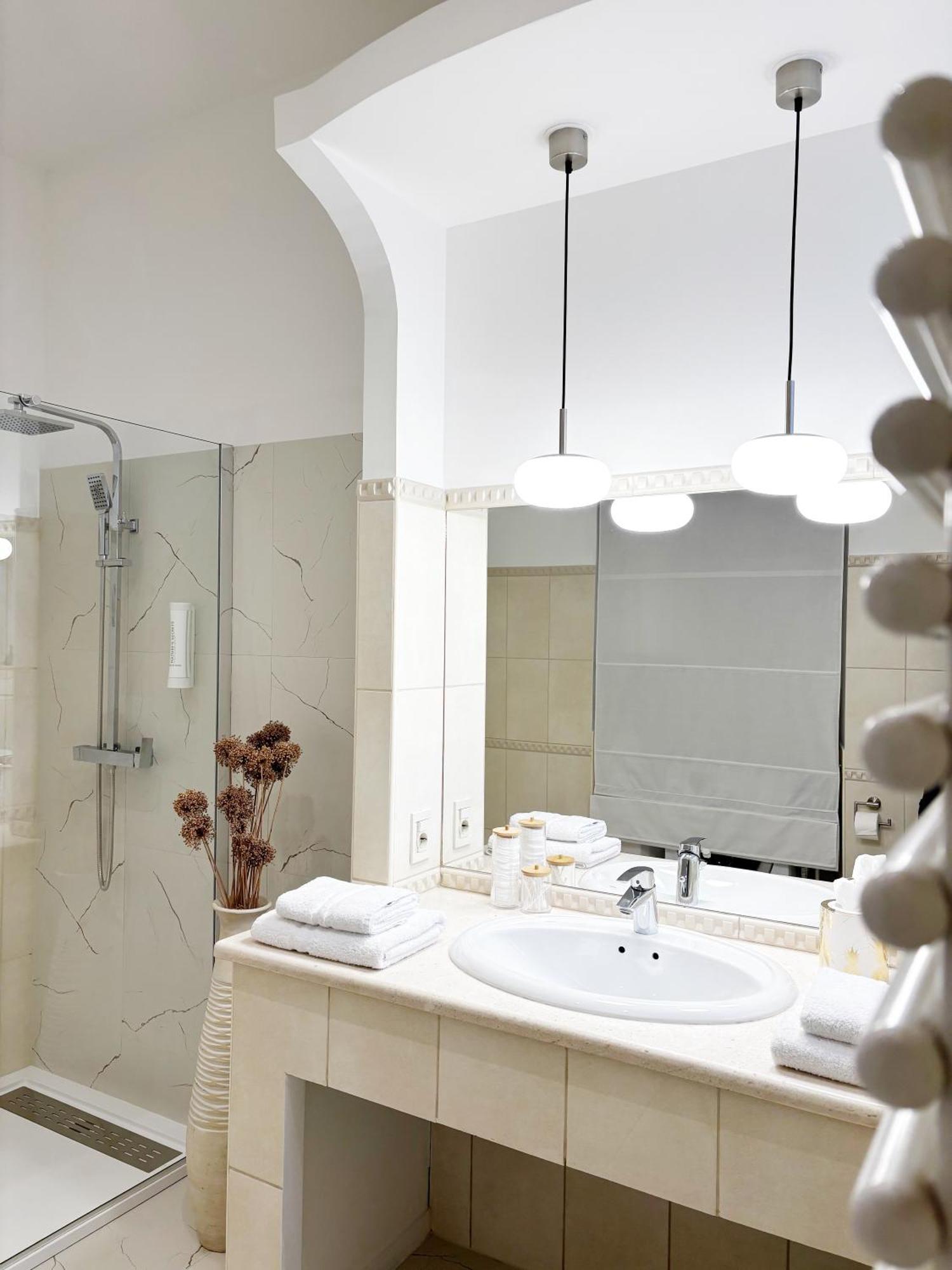 Calafati Apartment With Free Private Parking غييكا المظهر الخارجي الصورة
