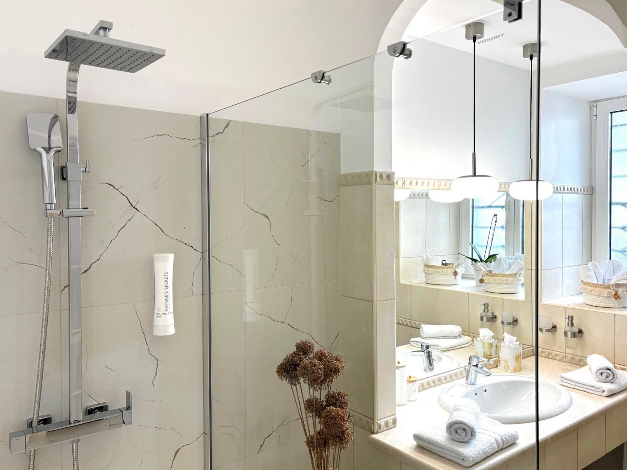 Calafati Apartment With Free Private Parking غييكا المظهر الخارجي الصورة